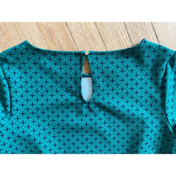 Banana Republic Patterned Green Dress Lightweight Casual Holiday Size Small - Picture 9 of 9